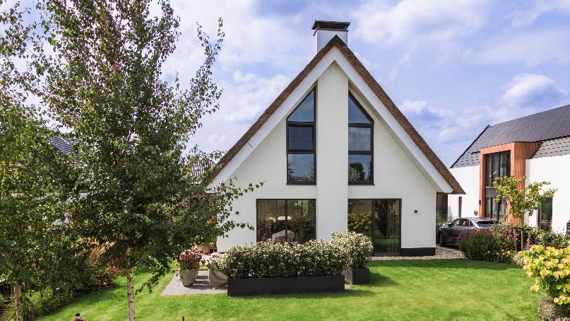 Rietgedekte Elegantie in Waterrijke Nesselande 
